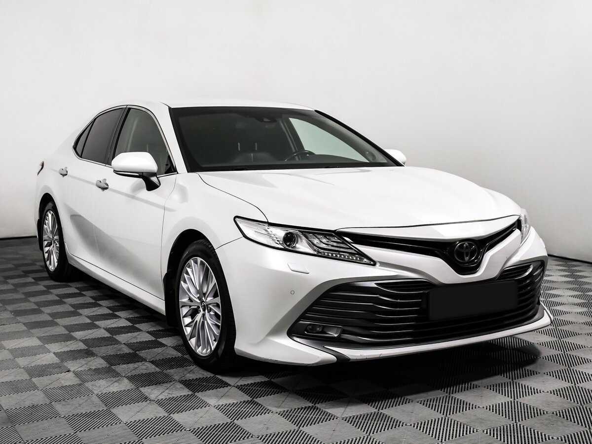 Toyota Camry, 2019 - фото №3