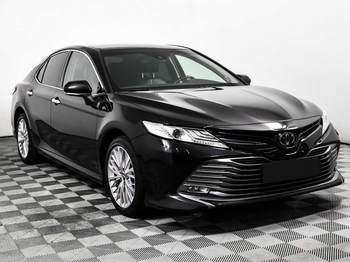 Toyota Camry, 2018 - фото №3