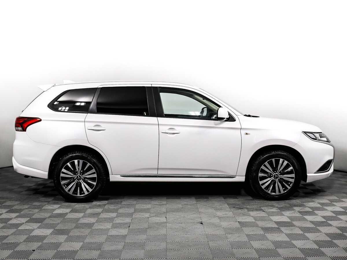 Mitsubishi Outlander, 2022 - фото №4