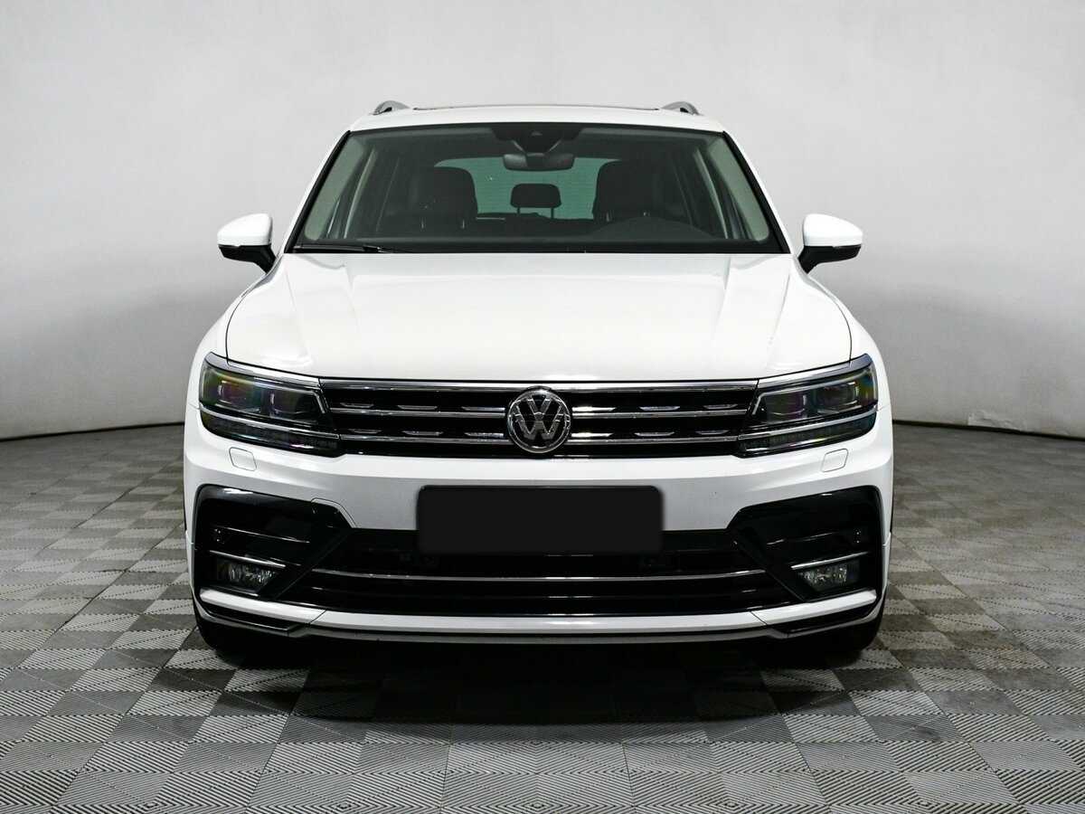 Volkswagen Tiguan, 2020 - фото №2