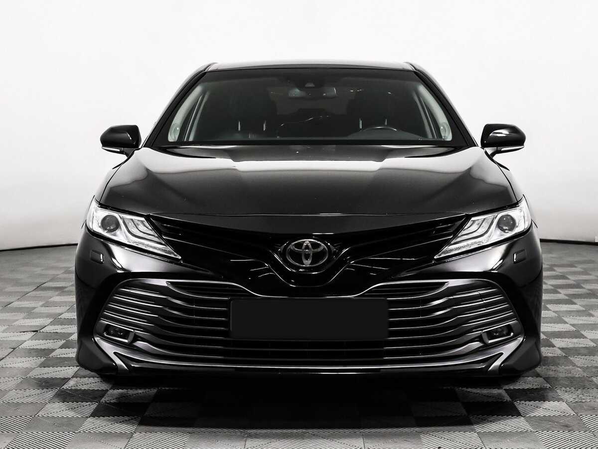 Toyota Camry, 2019 - фото №2