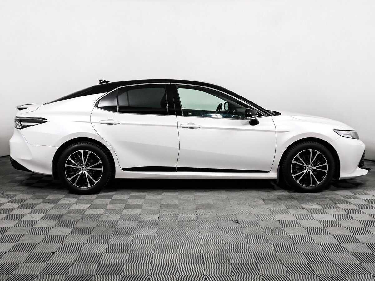 Toyota Camry, 2020 - фото №4