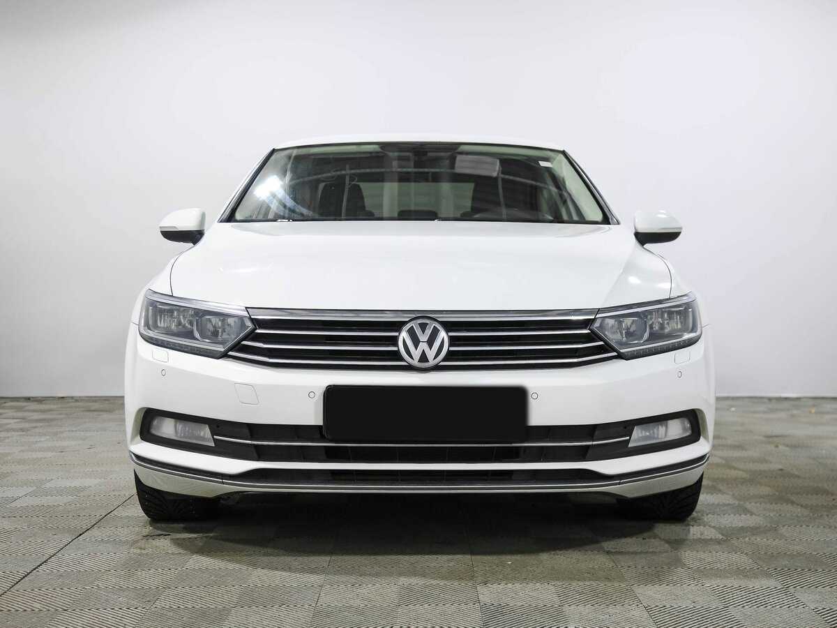 Volkswagen Passat, 2016 - фото №2