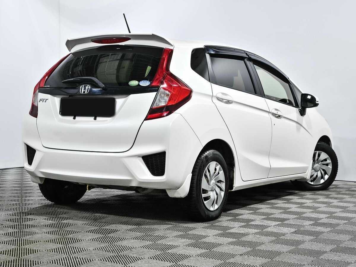 Honda Fit, 2016 - фото №3