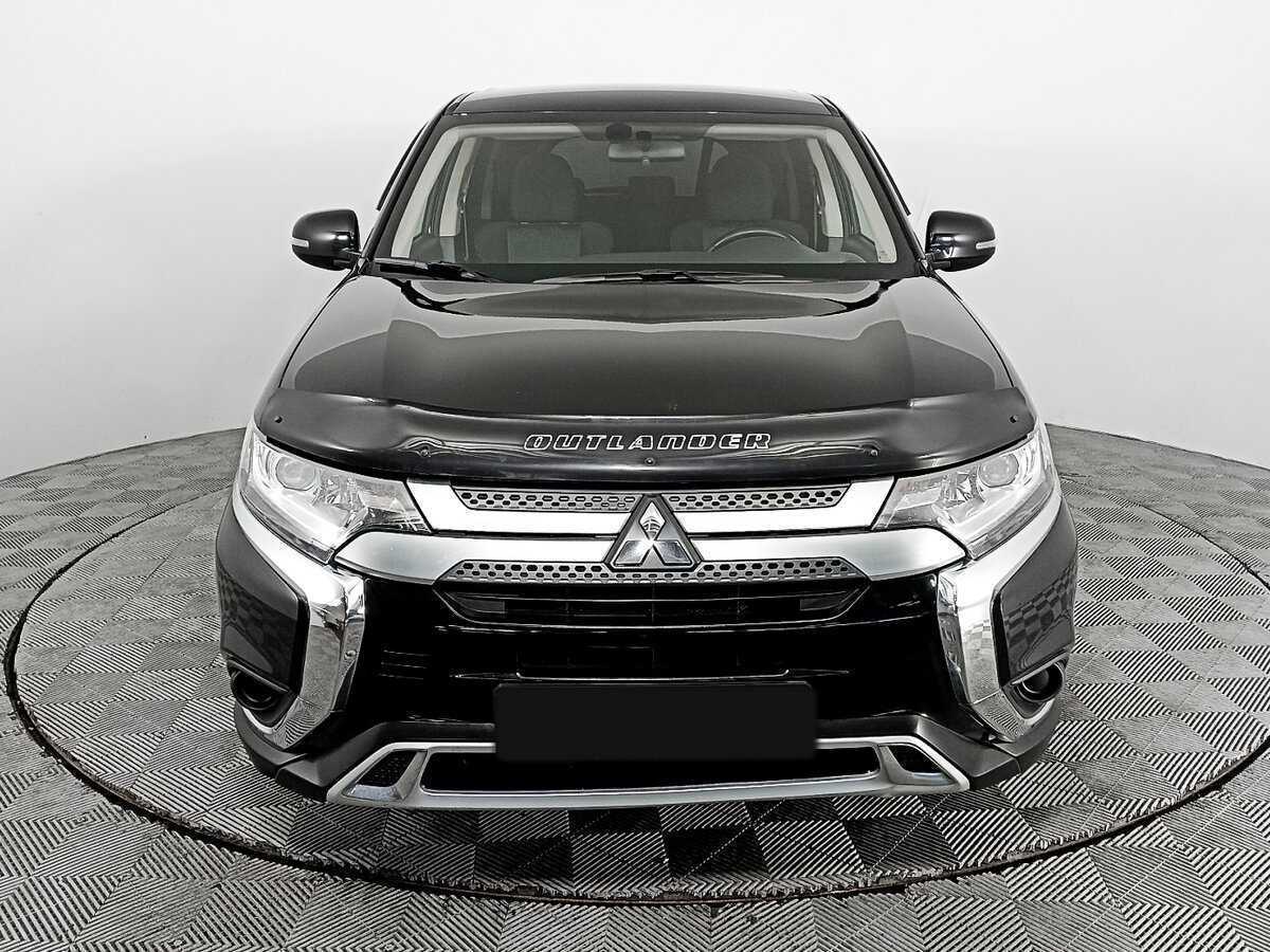 Mitsubishi Outlander, 2021 - фото №2