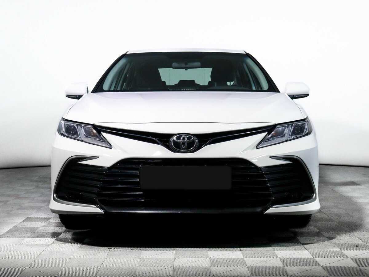 Toyota Camry, 2021 - фото №2