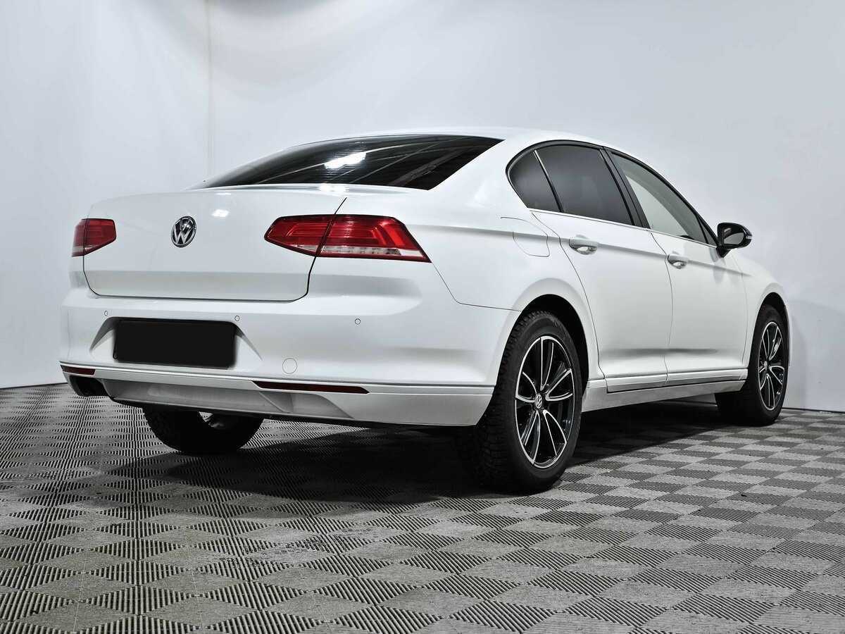 Volkswagen Passat, 2015 - фото №4
