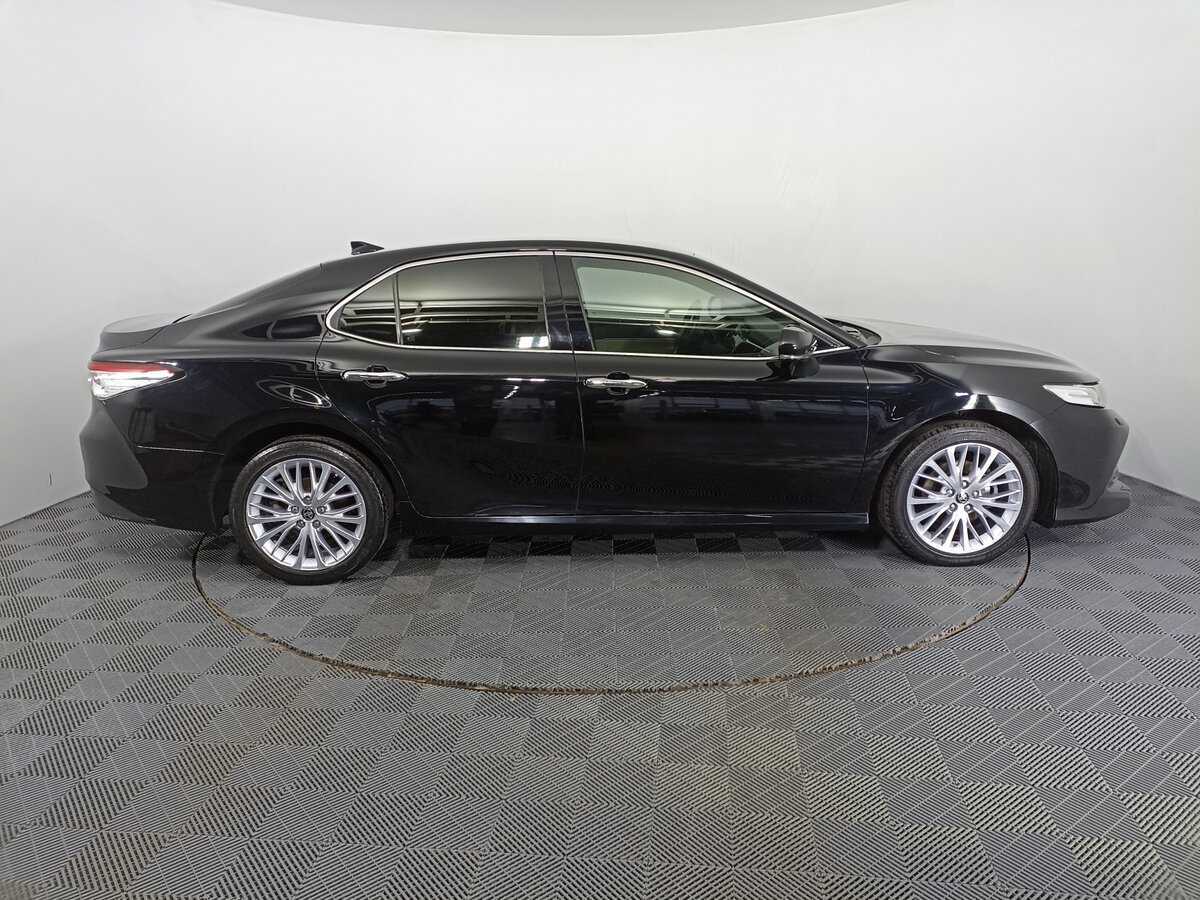 Toyota Camry, 2020 - фото №4