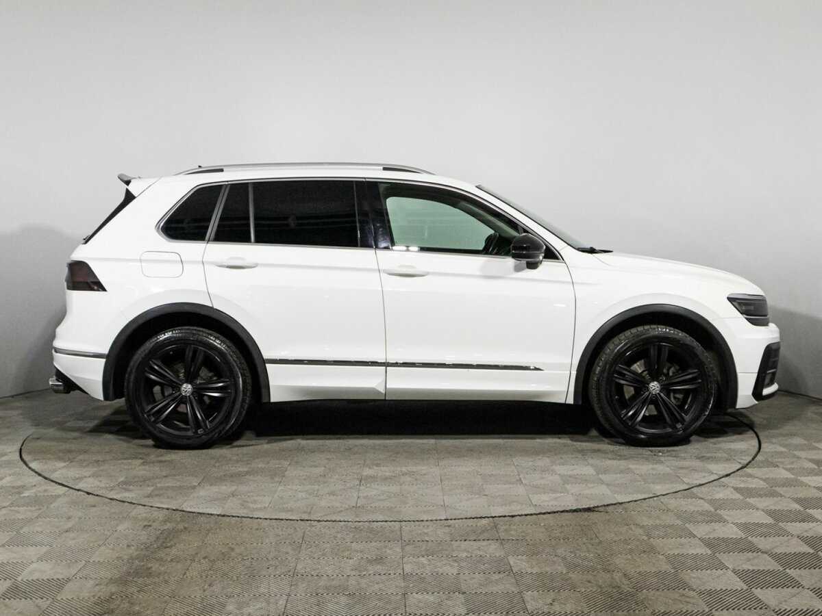 Volkswagen Tiguan, 2020 - фото №4