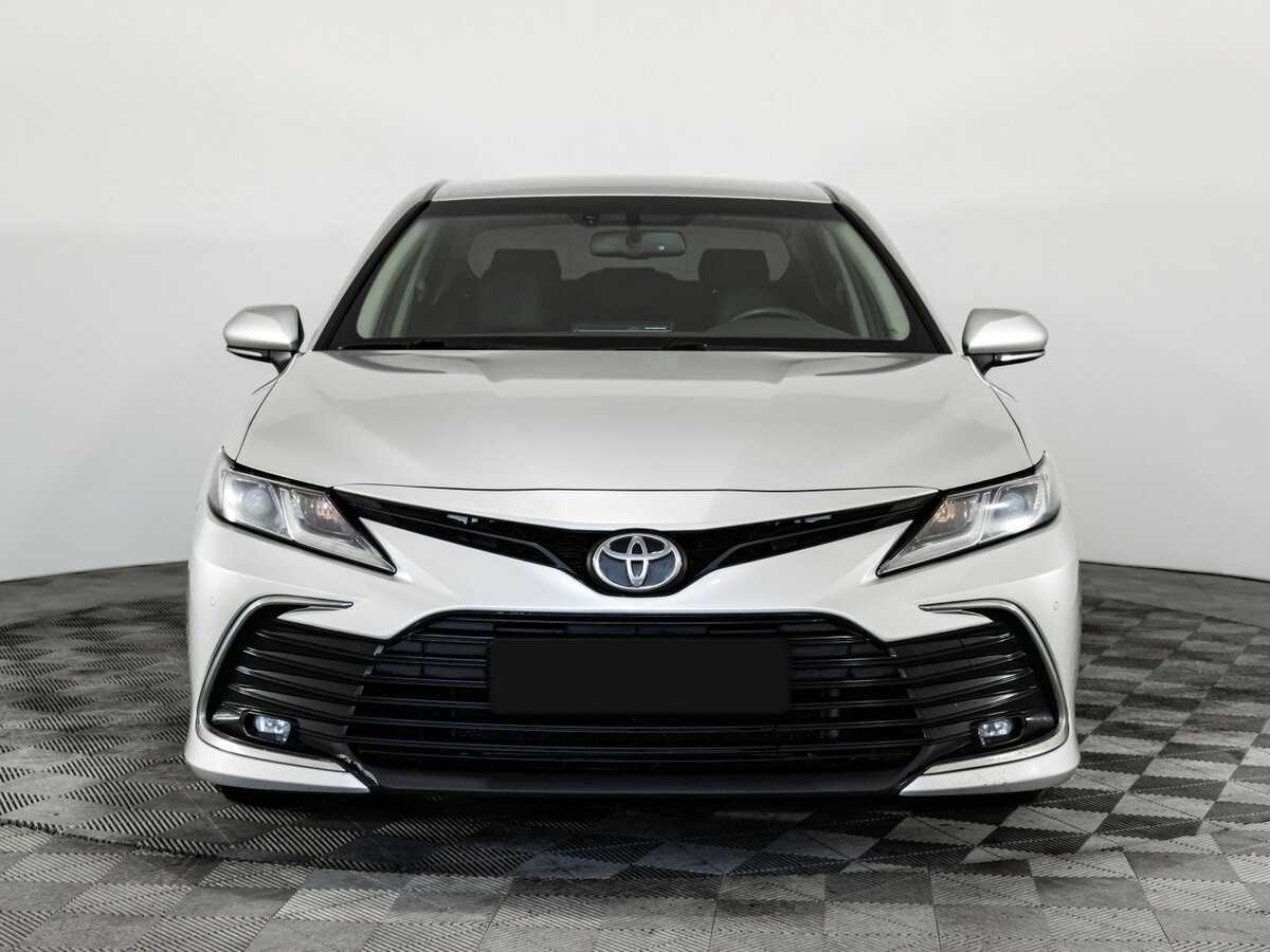 Toyota Camry, 2021 - фото №2