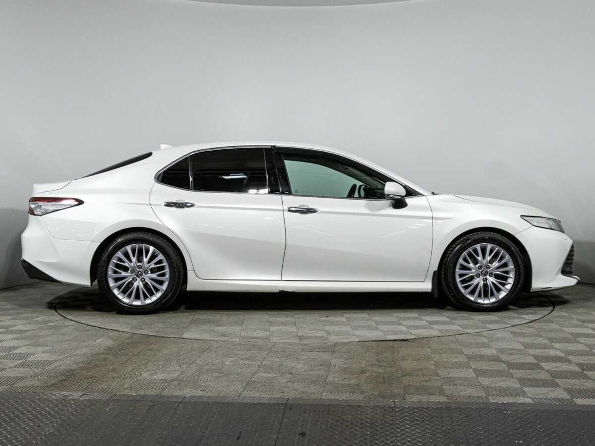 Toyota Camry, 2018 - фото №4