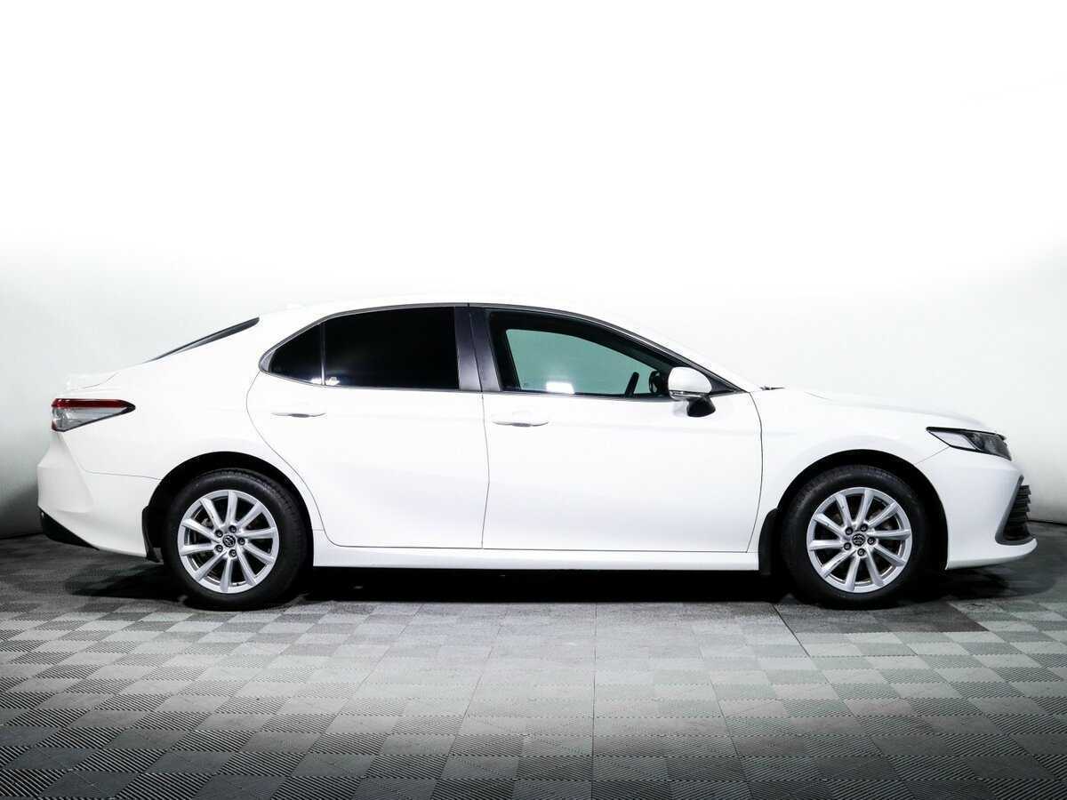 Toyota Camry, 2021 - фото №4