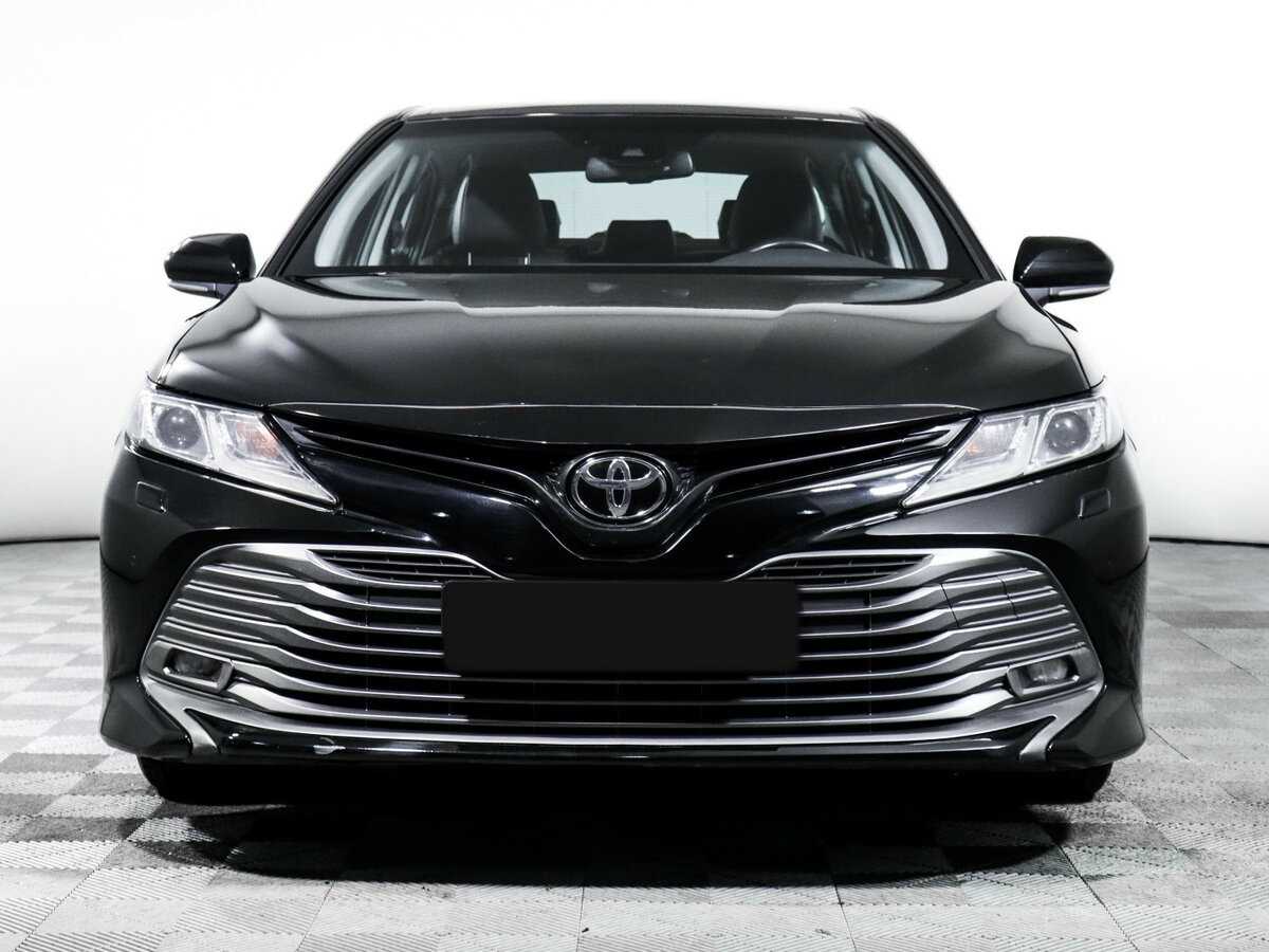 Toyota Camry, 2019 - фото №2