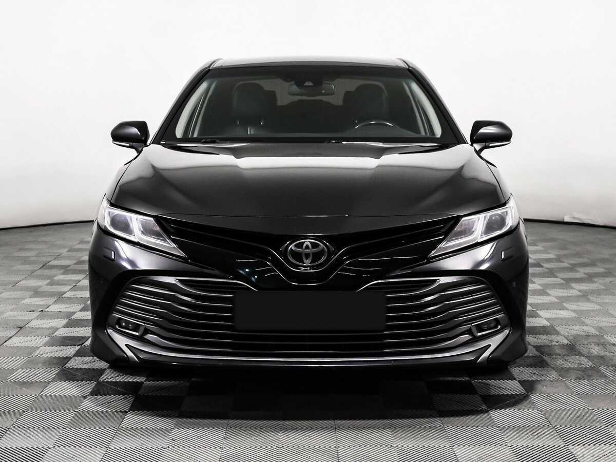Toyota Camry, 2019 - фото №2