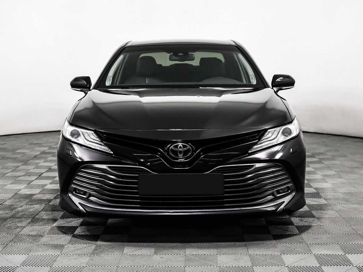 Toyota Camry, 2019 - фото №2