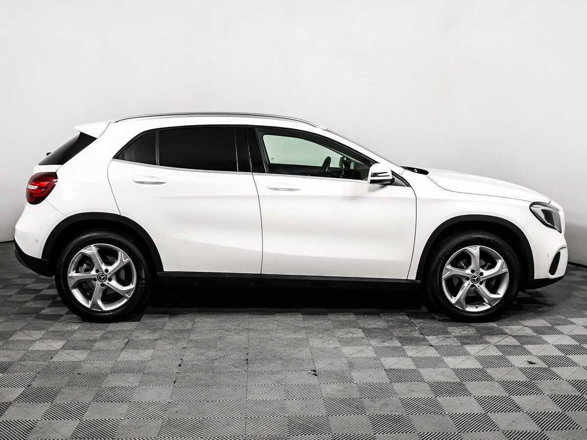 Mercedes-Benz GLA 200, 2018 - фото №4
