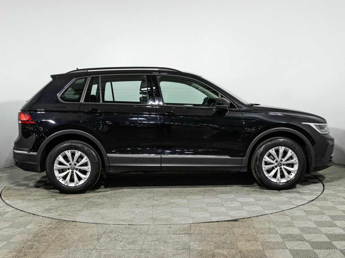 Volkswagen Tiguan, 2020 - фото №4