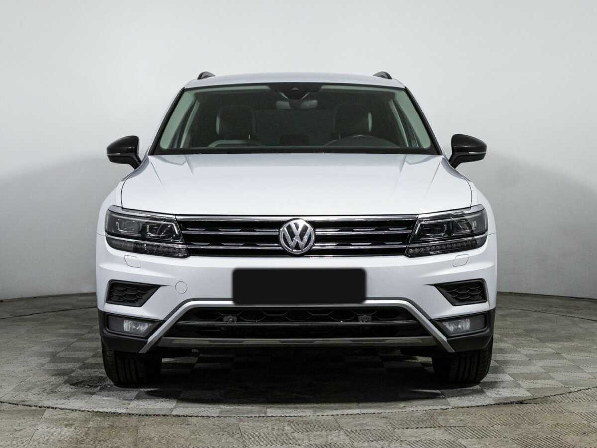Volkswagen Tiguan, 2020 - фото №2