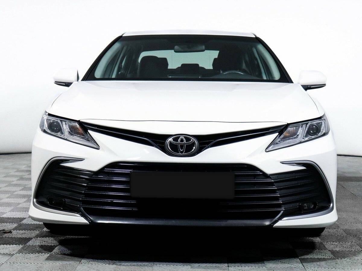 Toyota Camry, 2021 - фото №2