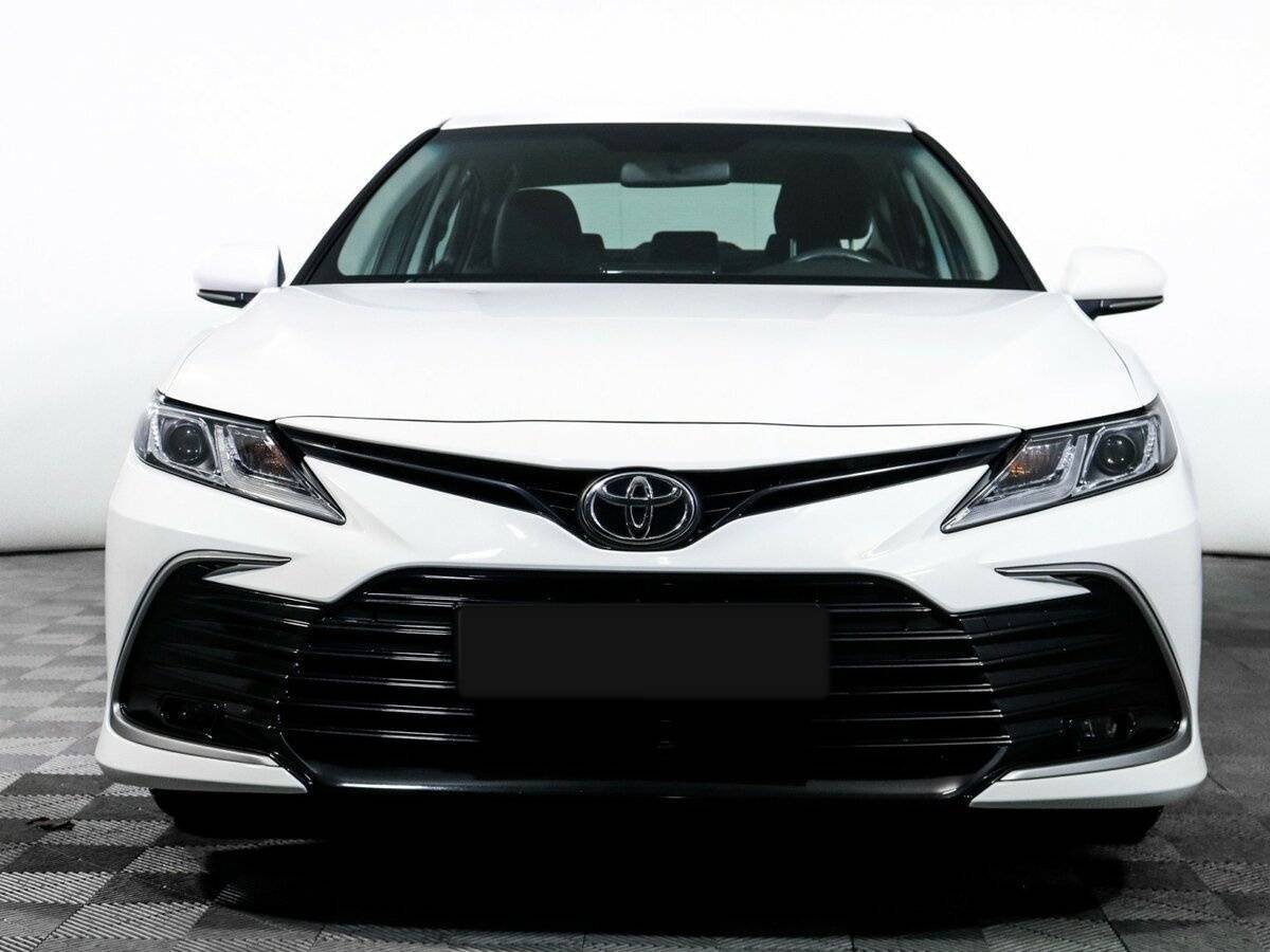Toyota Camry, 2021 - фото №2