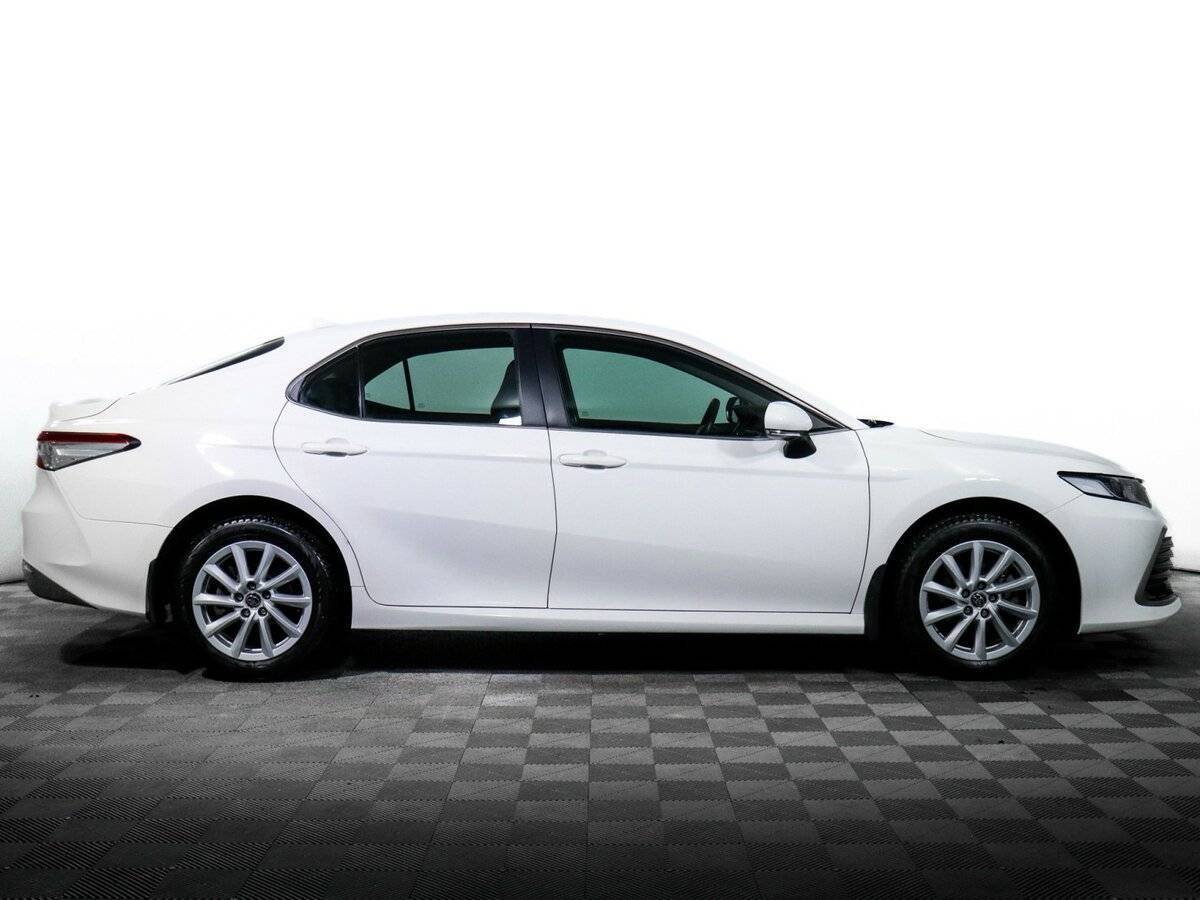 Toyota Camry, 2021 - фото №4