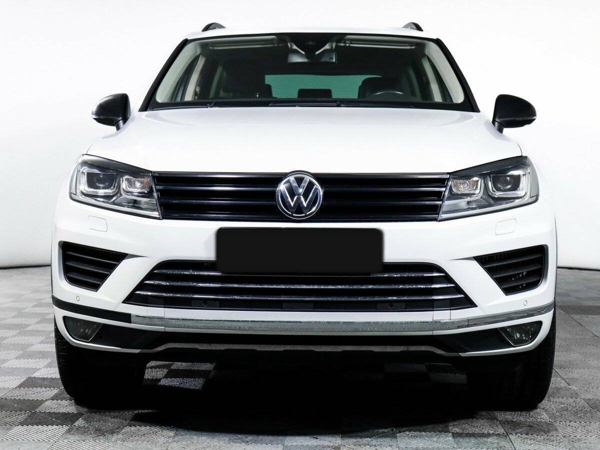 Volkswagen Touareg, 2015 - фото №2