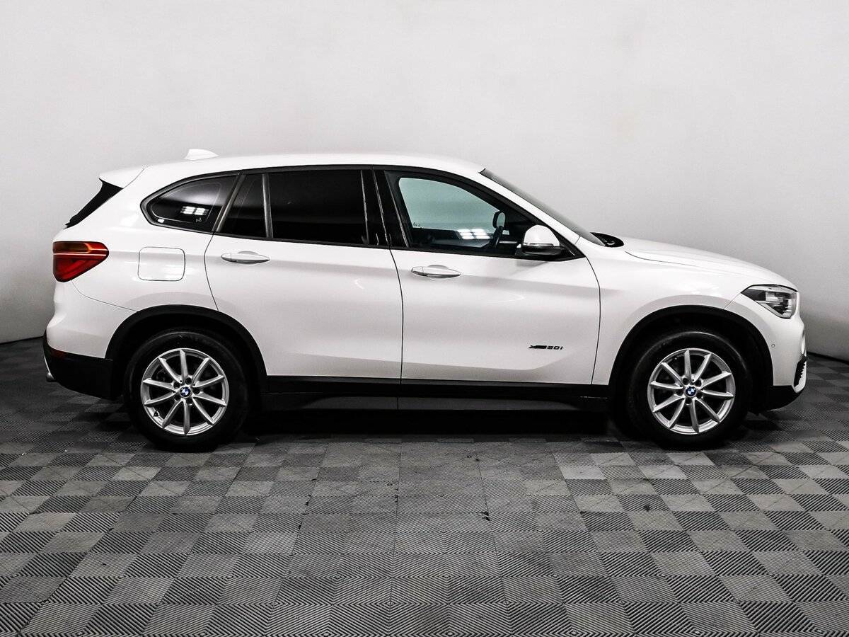 BMW X1 20i xDrive, 2016 - фото №4