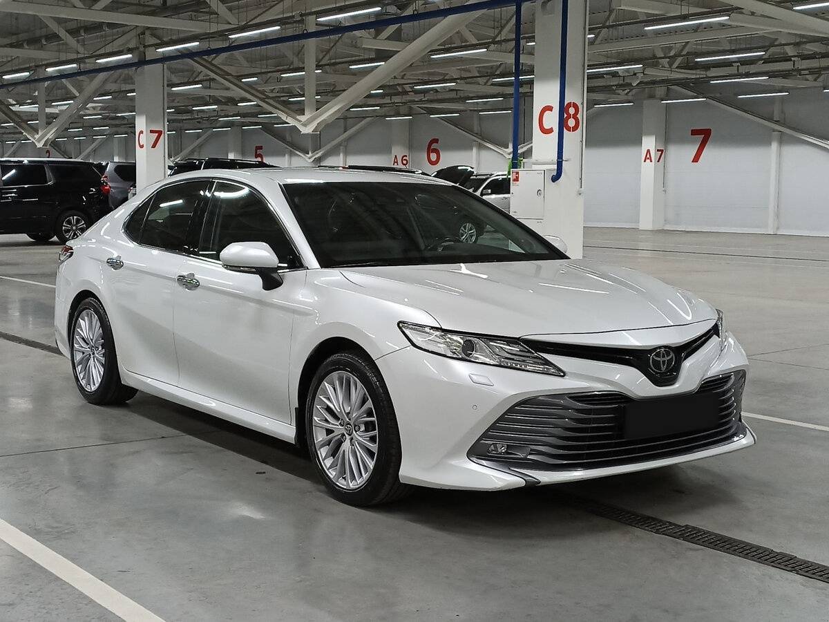 Toyota Camry, 2019 - фото №3