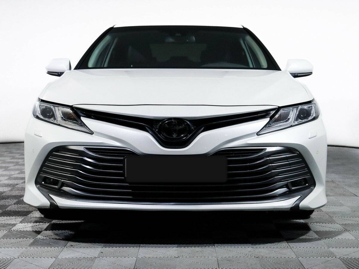 Toyota Camry, 2021 - фото №2