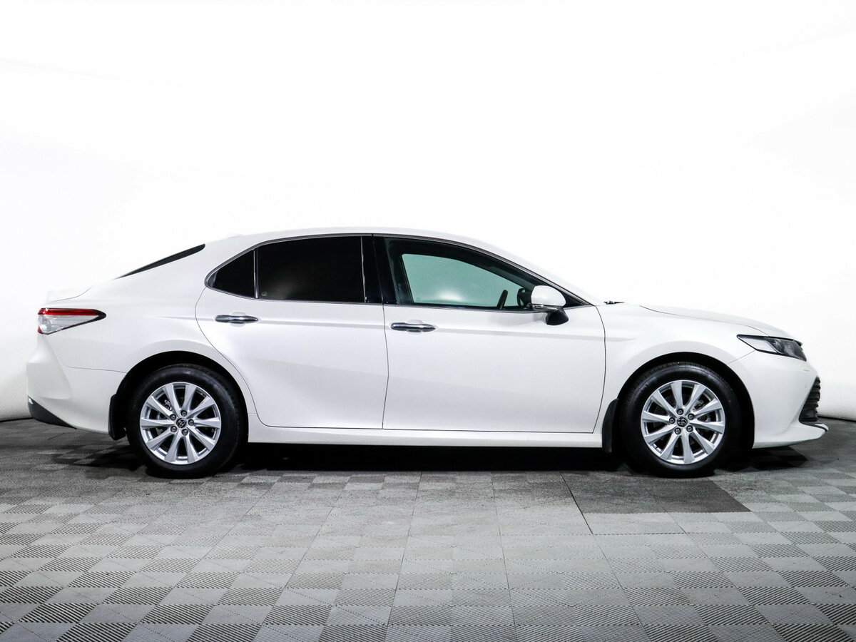 Toyota Camry, 2021 - фото №4