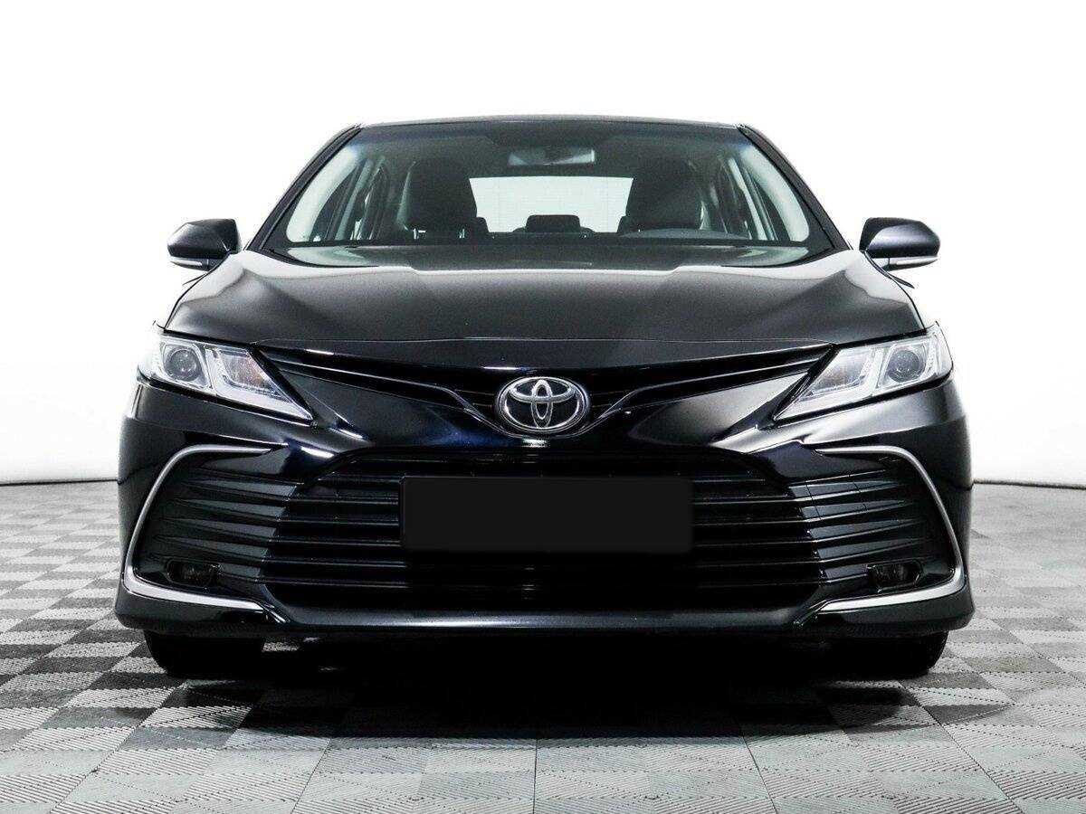 Toyota Camry, 2021 - фото №2