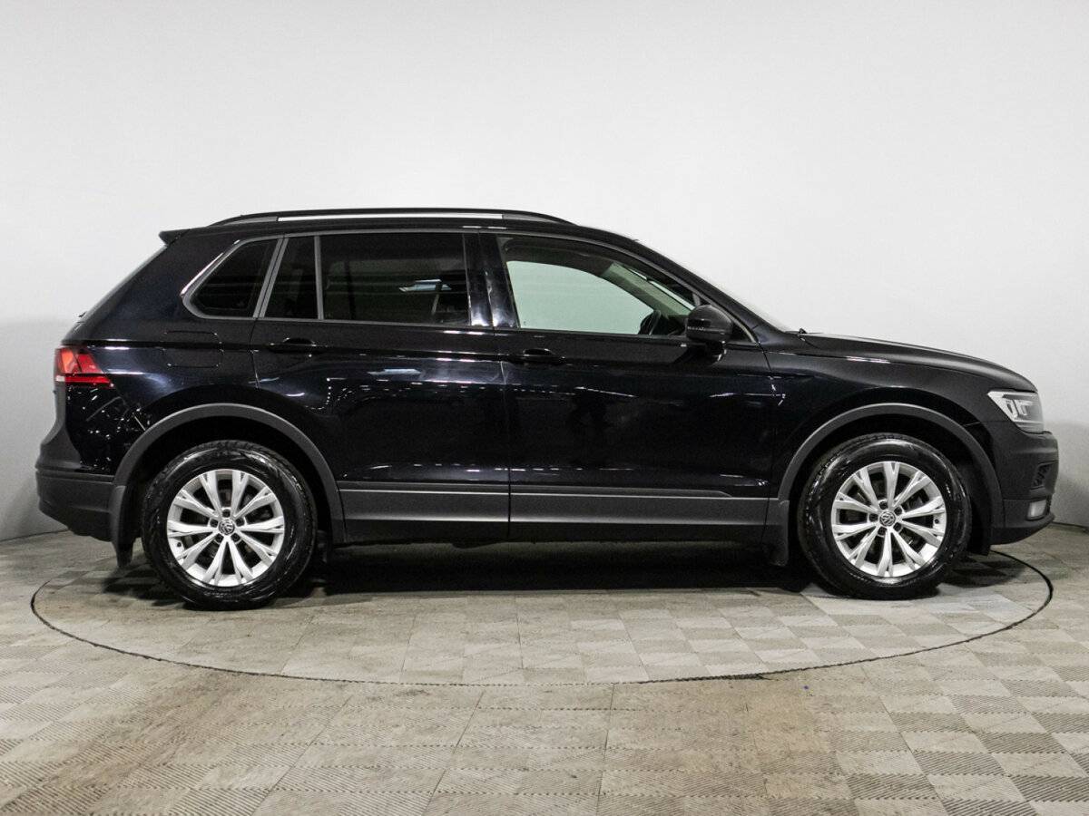 Volkswagen Tiguan, 2020 - фото №4