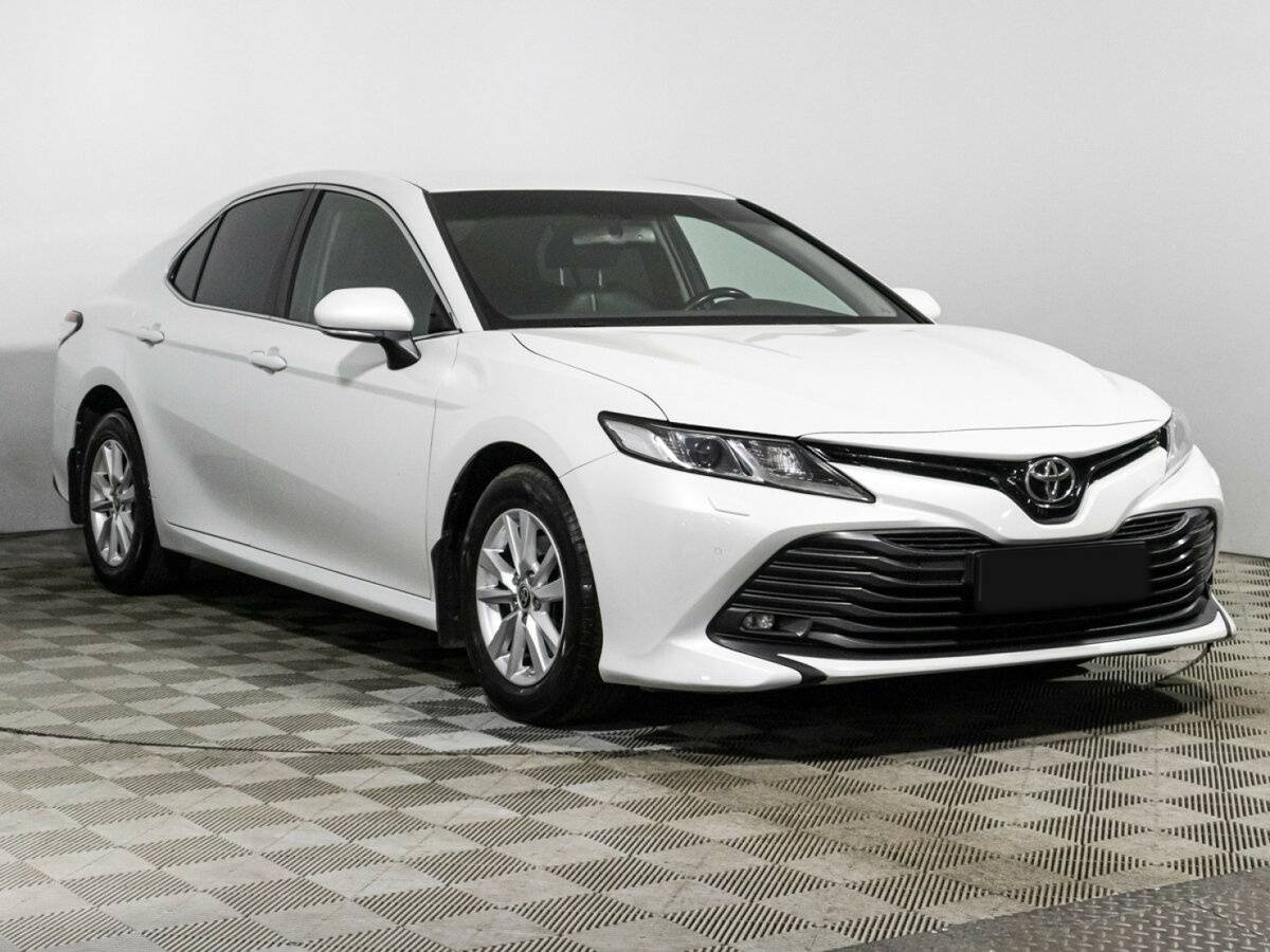Toyota Camry, 2020 - фото №3