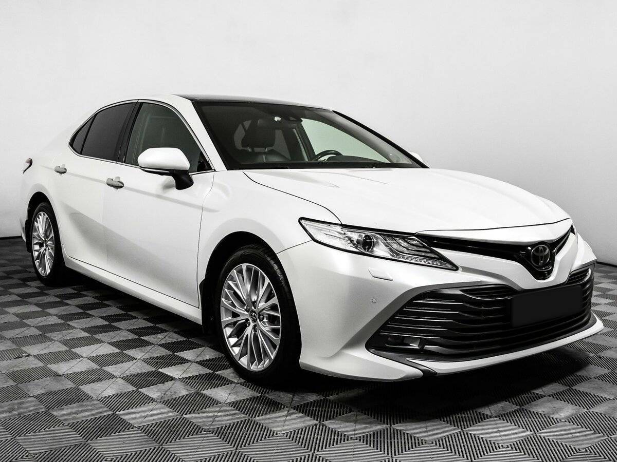 Toyota Camry, 2019 - фото №3
