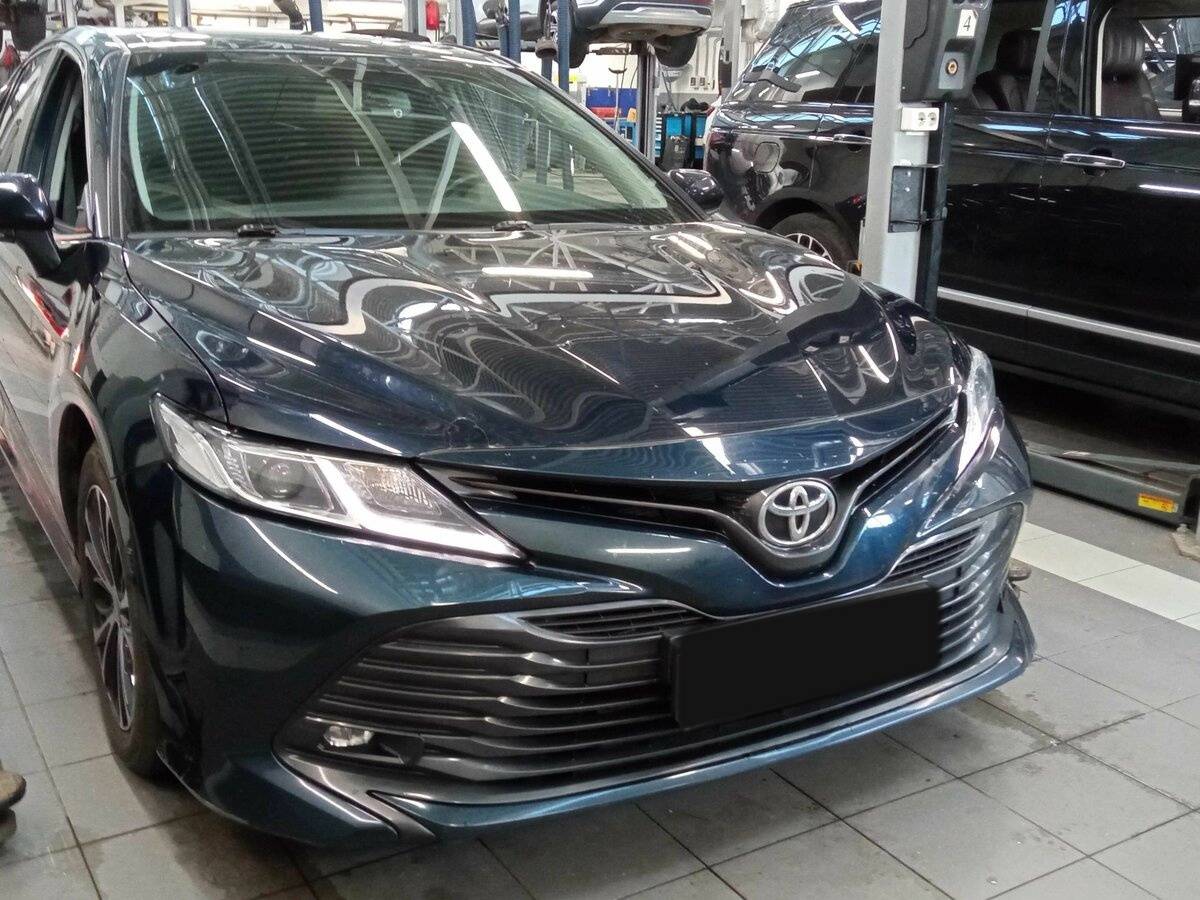 Toyota Camry, 2020 - фото №2