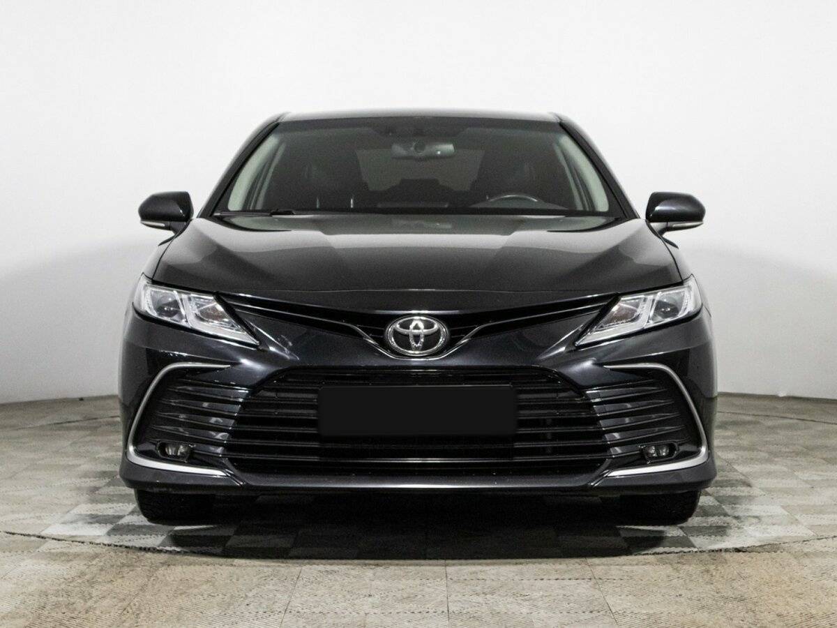 Toyota Camry, 2021 - фото №2