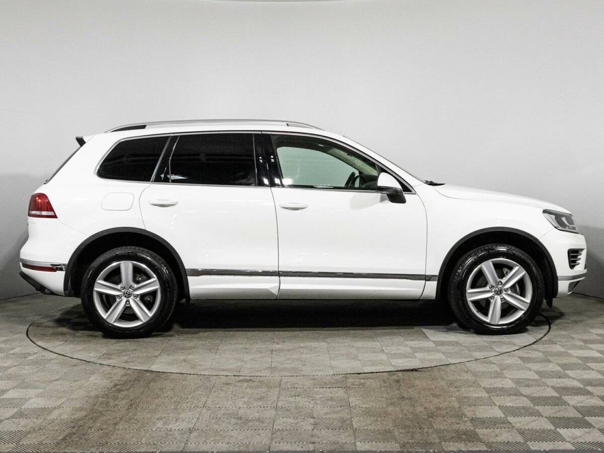 Volkswagen Touareg, 2015 - фото №4