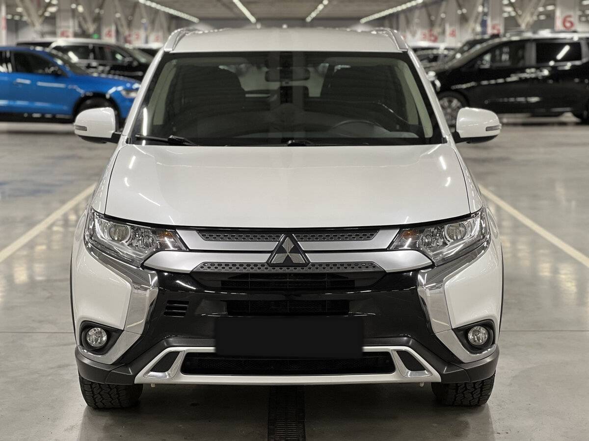 Mitsubishi Outlander, 2021 - фото №2
