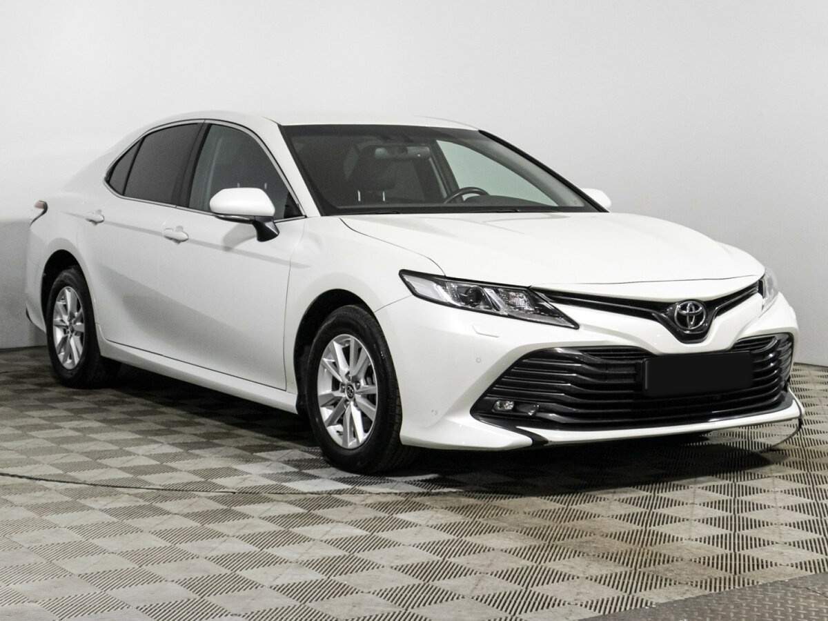 Toyota Camry, 2020 - фото №3