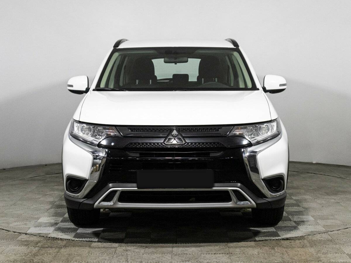 Mitsubishi Outlander, 2022 - фото №2