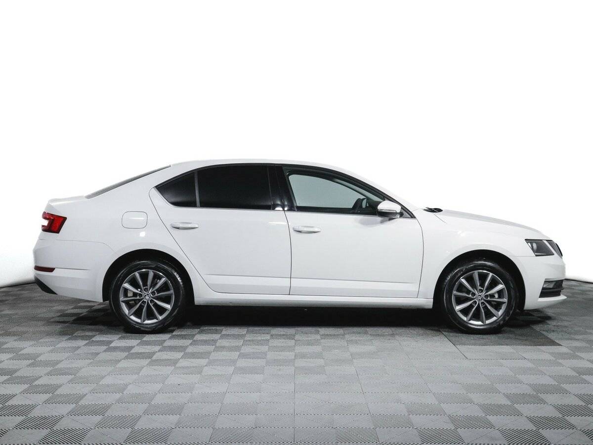 Skoda Octavia, 2023 - фото №4