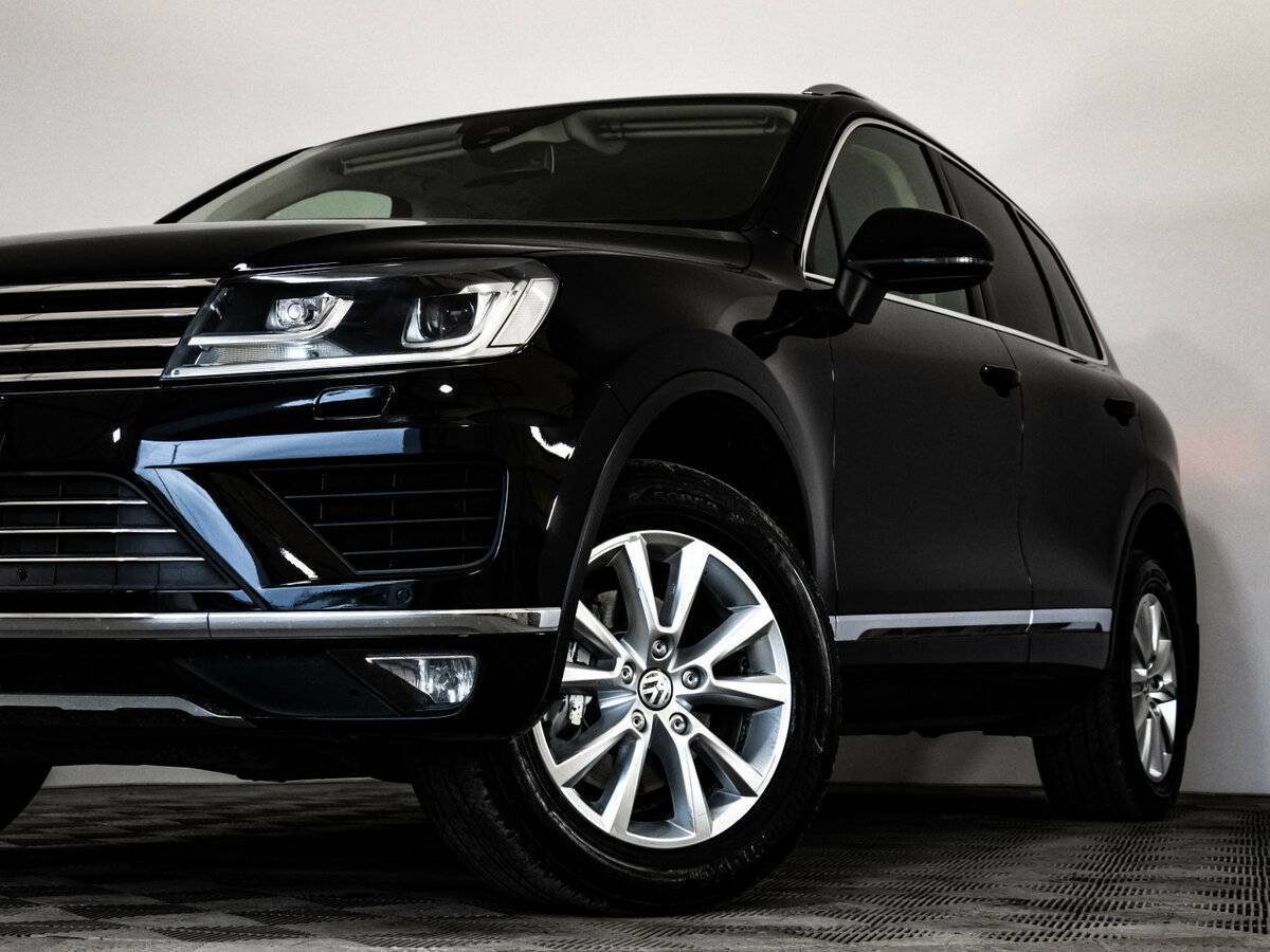 Volkswagen Touareg, 2015 - фото №2