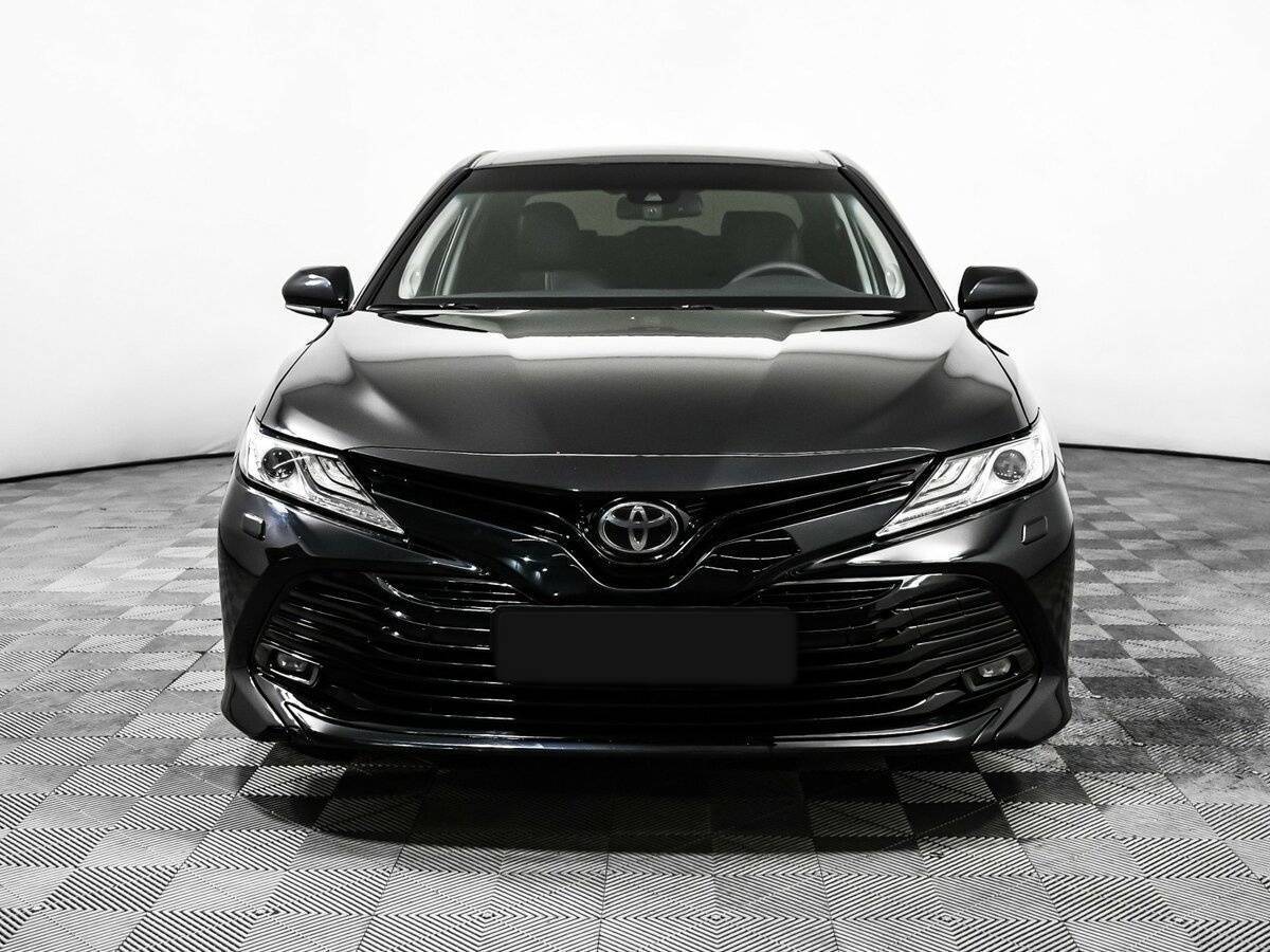 Toyota Camry, 2019 - фото №2