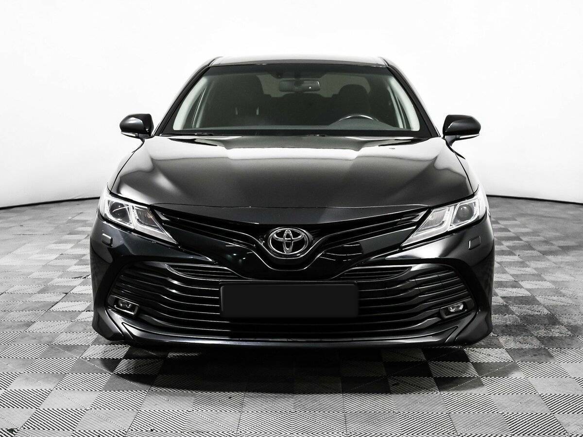 Toyota Camry, 2019 - фото №2