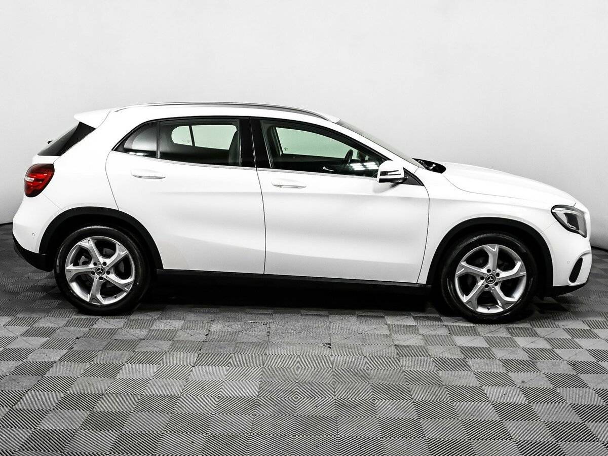 Mercedes-Benz GLA 200, 2019 - фото №4