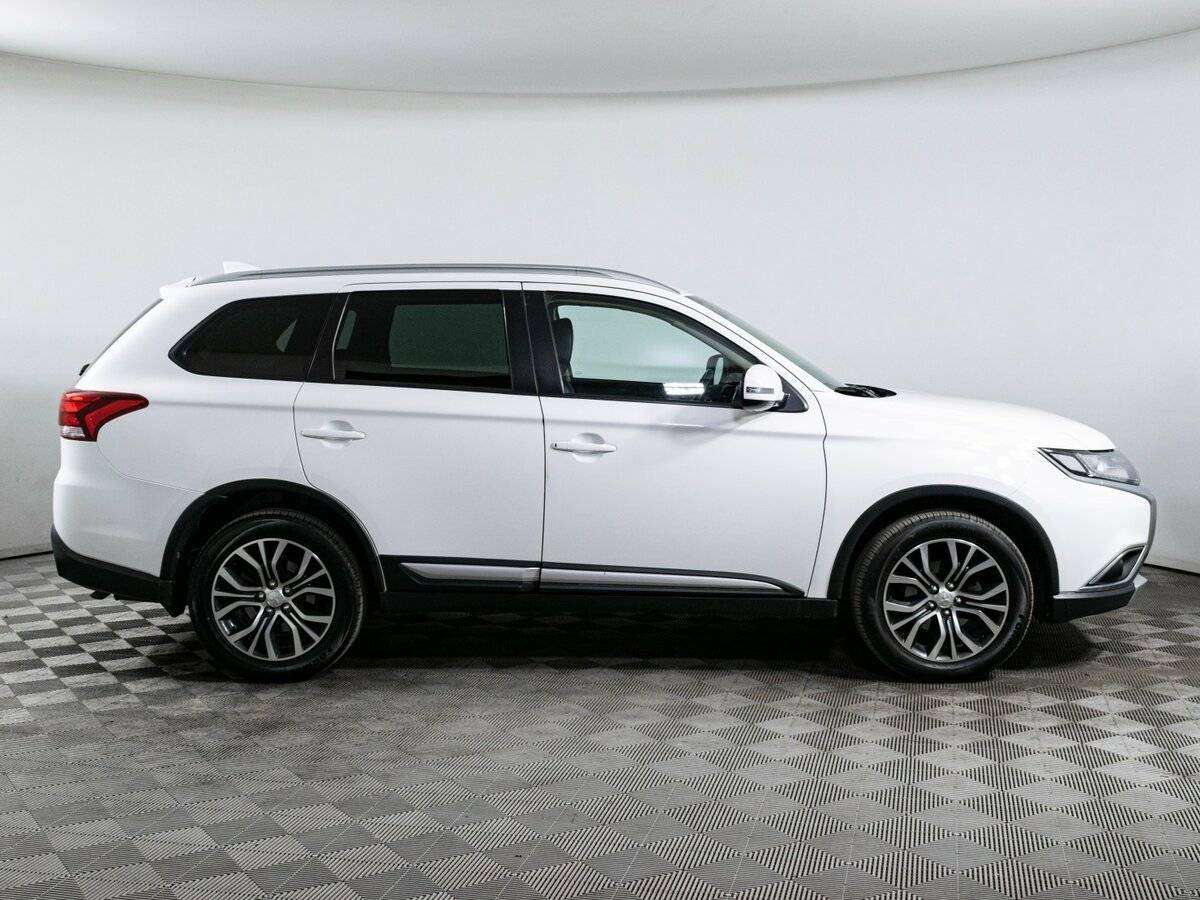 Mitsubishi Outlander, 2018 - фото №4