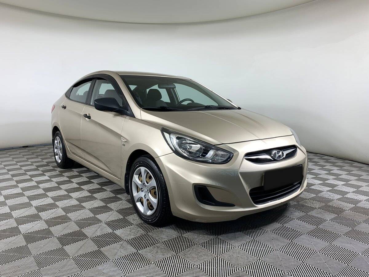 Hyundai Solaris, 2012 - фото №3