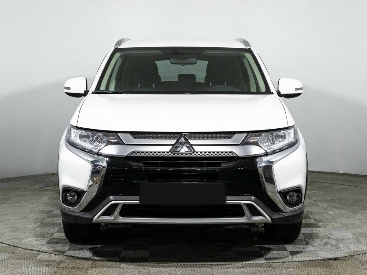 Mitsubishi Outlander, 2021 - фото №2