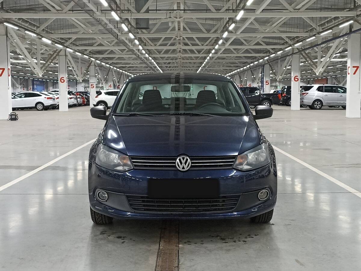 Volkswagen Polo, 2015 - фото №2