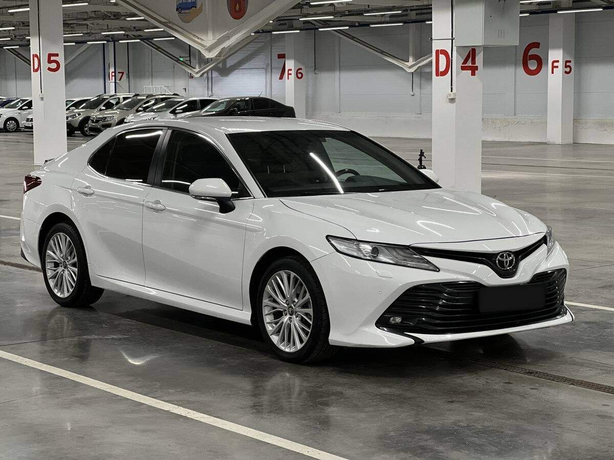 Toyota Camry, 2018 - фото №3